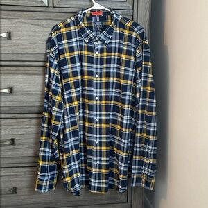 St. John's Bay Men's Navy and Yellow Plaid Easy Care Comfort Fit Unisex Shirt